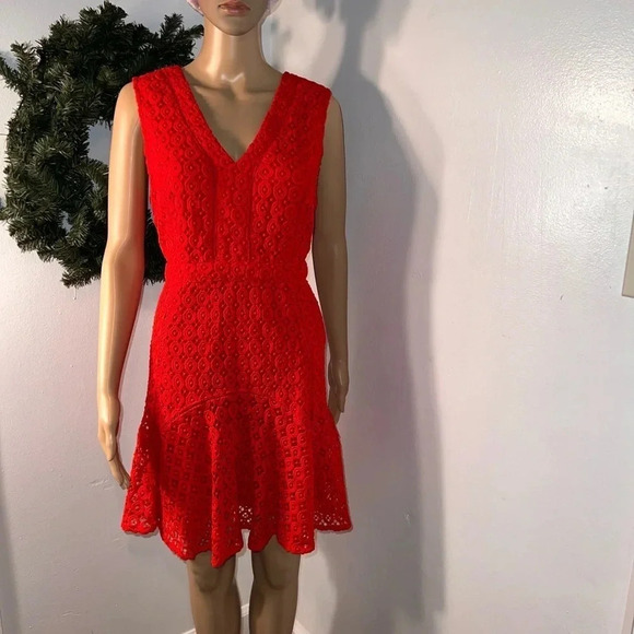 Anthropologie San & Soni, mini flounced red lace dress.Rear zip hookeye closure - Picture 2 of 10